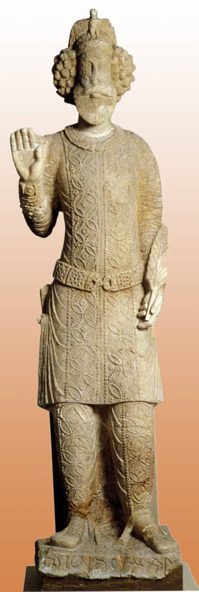 1%20%20200%20Statue%20du%20roi%20Sanatrouk%20Ier.jpg