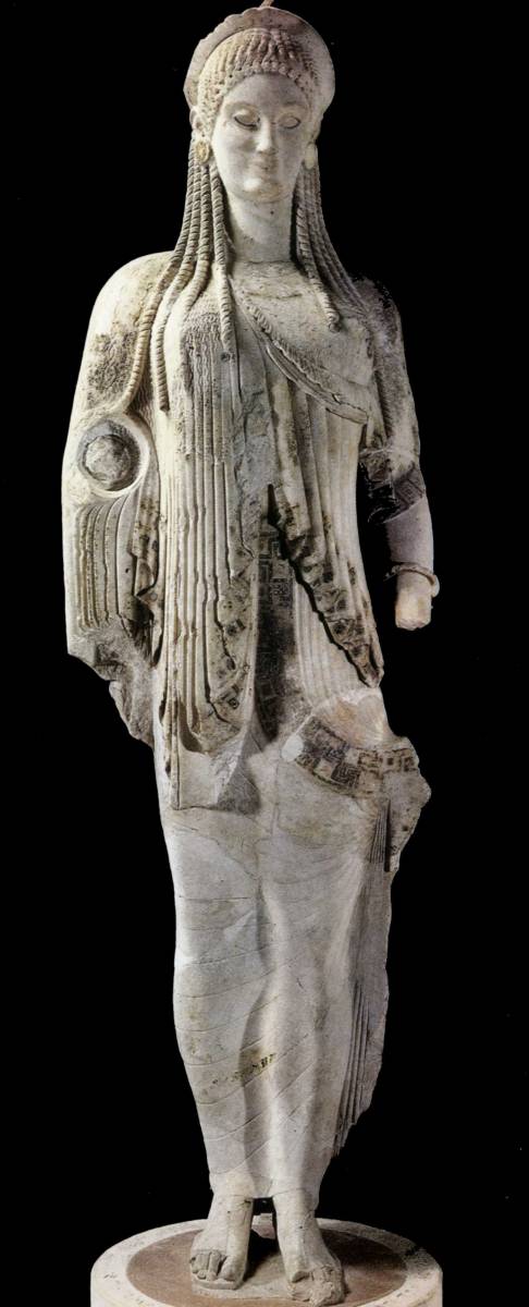 -520%20-510%20Kore%20682,%20Acropole%20d%27Athenes,%20Marbre,%20H.%201.82%20m.jpg