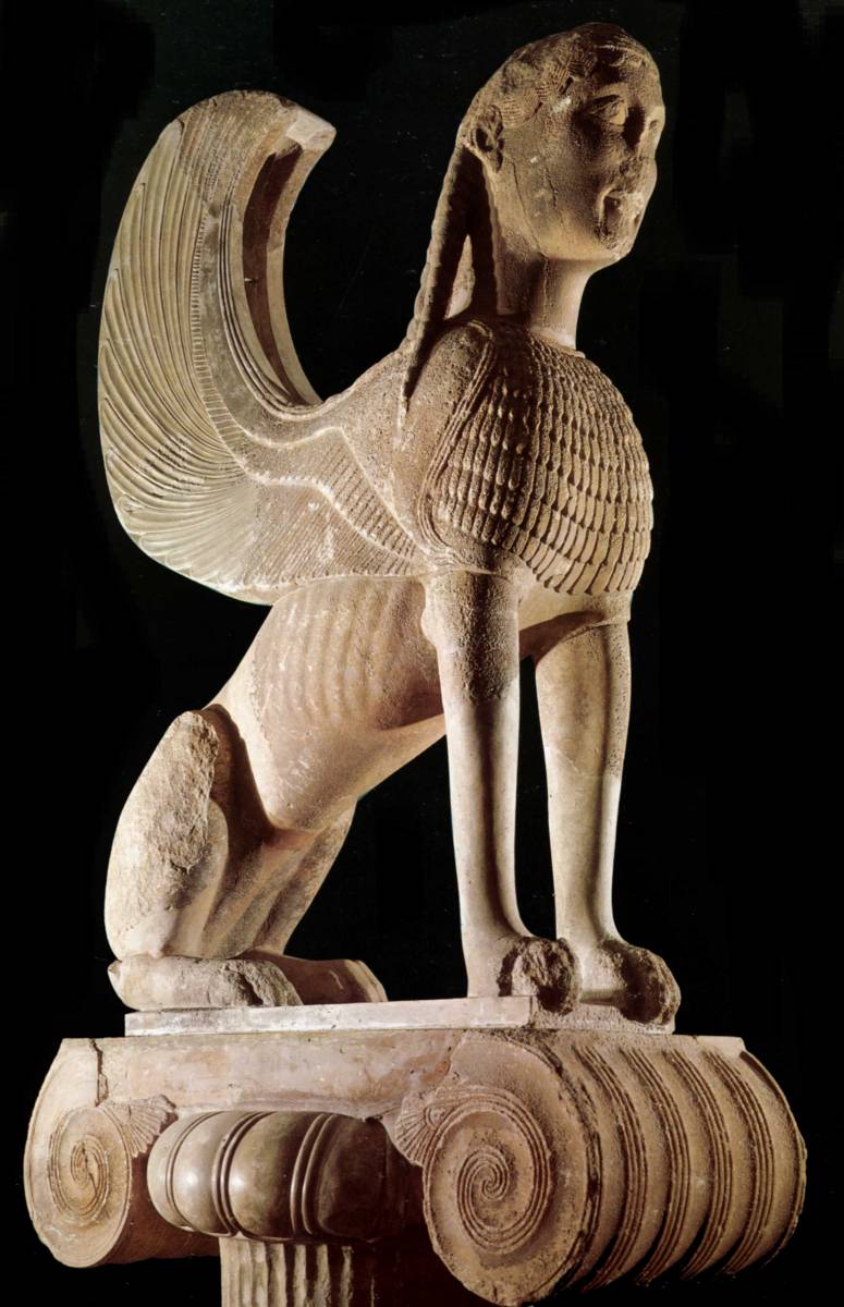 -575,%20Sphinx%20des%20Naxiens,%20Sanctuaire%20de%20la%20Terre,%20Delphes,%20en%20Marbre,%20H.%202,32%20m.jpg