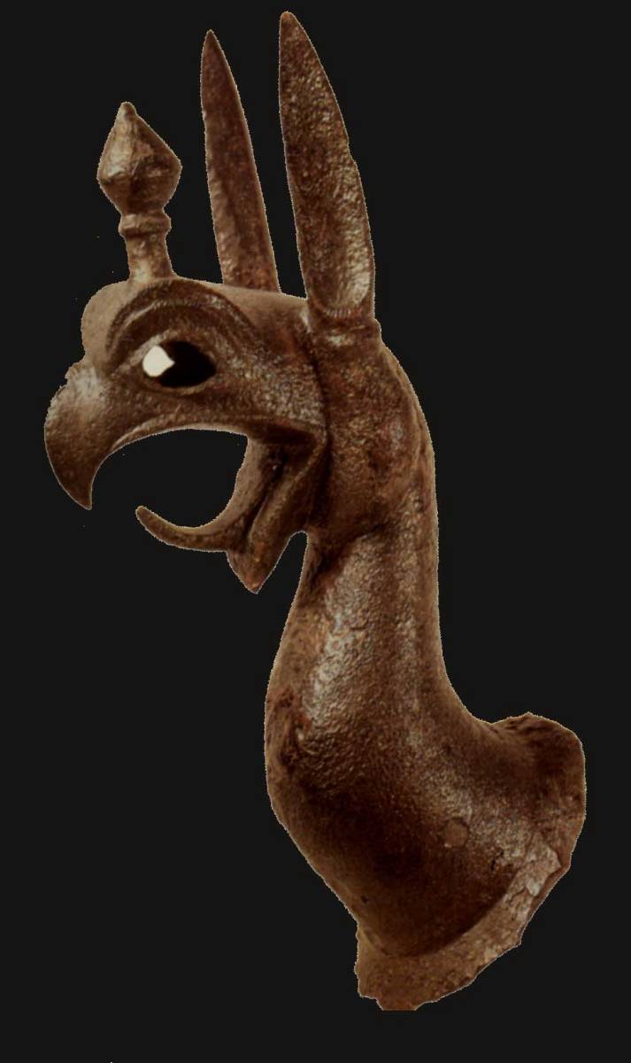 -700%20-600%20Protome%20de%20Griffon,%20Bronze.jpg