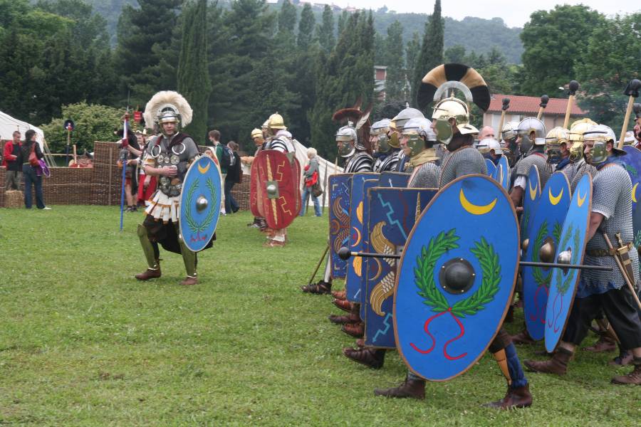 Journees-Gallo-Romaines-2008-Romains-07.jpg