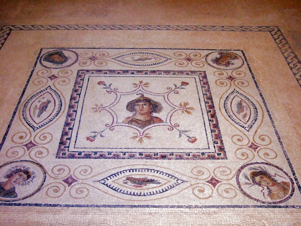 El%20Jem-Thysdrus%20-%20Maison%20d%27Africa%20et%20Musee%20-%20xxx%20%28Tunisie%2902.jpg