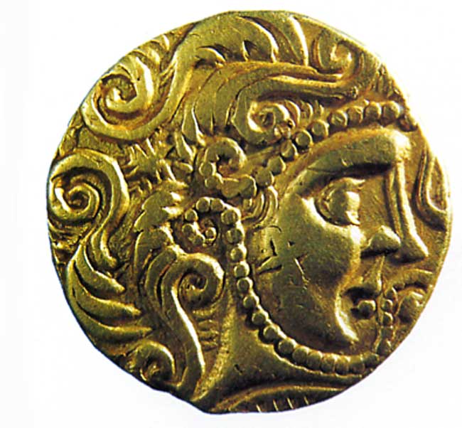 Avers d'une pièce de monnaie en or des Parisii (IIe siècle avant notre ère). Musée de Brno, Tchécoslovaquie. By Pragus 