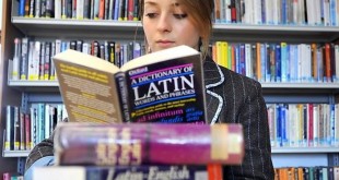 Le latin fait un (surprenant) retour en force à l'école... en Angleterre