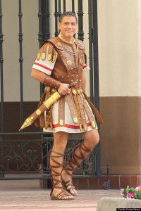 George Clooney, du Nespresso à la jupette!