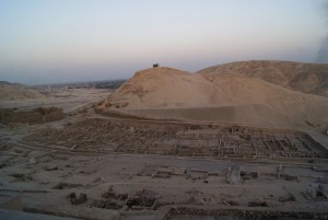 Le Monde / Les congés-maladie des anciens Egyptiens