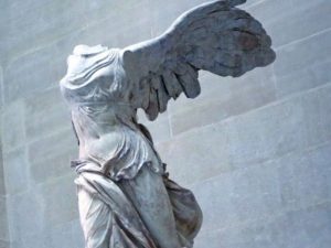 Le Parlement grec a approuvé la création de la "Journée mondiale de la langue grecque" et la "Societa Filenellica italiana" a obtenu la reconnaissance institutionnelle du grec et le latin comme "Patrimoine culturel de l'humanité" !