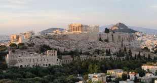 Athènes : déchirements autour des nouveaux sentiers en béton de l'Acropole