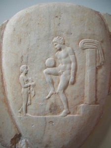 Le football remonte-t-il à l’Antiquité gréco-romaine ?