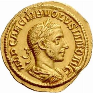 Une rare pièce d'or retrouvée en Hongrie représente un Empereur romain assassiné