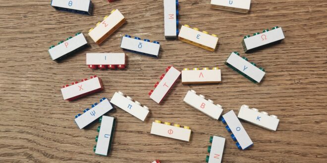 Apprendre l&rsquo;alphabet grec ancien avec des légos